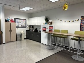 11492 Bluegrass Pky, Louisville, KY à louer Photo intérieure– Image 1 sur 11