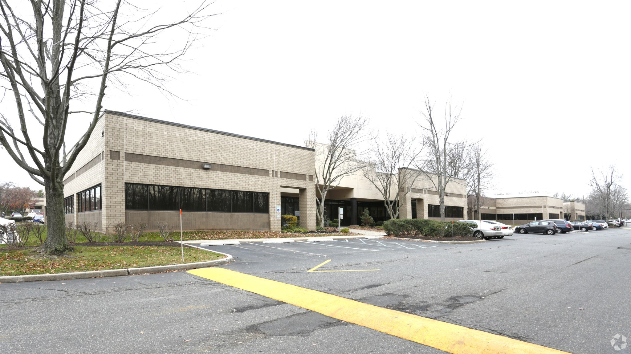 2 Ethel Rd, Edison, NJ à louer Photo de l’immeuble– Image 1 sur 2