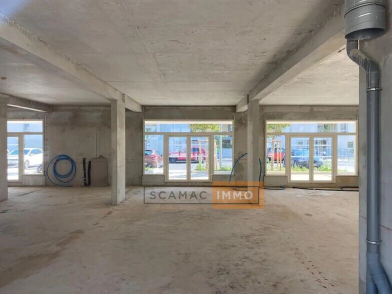 Local commercial dans Hyères à vendre - Photo de l’immeuble – Image 3 sur 5