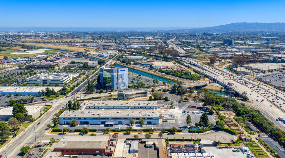 18455 S Figueroa St, Gardena, CA à louer - Photo de l’immeuble – Image 2 sur 5