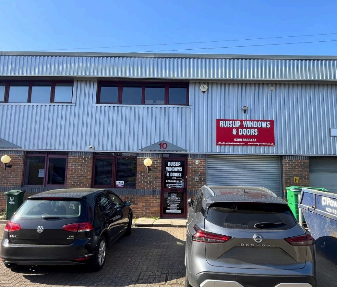 Dwight Rd, Watford à louer Photo principale– Image 1 sur 3