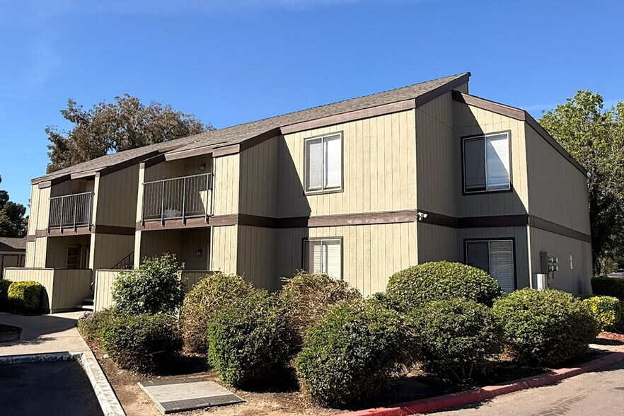 302 W Pleasant St, Coalinga, CA à vendre - Photo principale – Image 1 sur 8