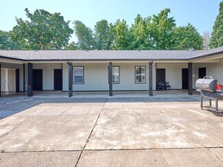Plus de détails pour 1480 NE Laurel Ave, Woodburn, OR - Bureau à vendre