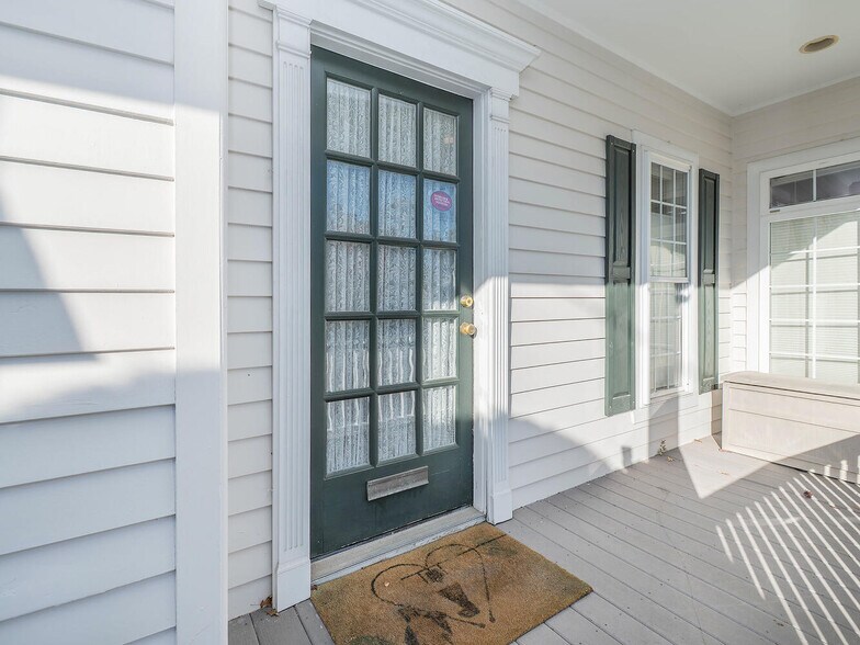 17 S Maryland Ave, Port Washington, NY à vendre - Photo de l’immeuble – Image 3 sur 19