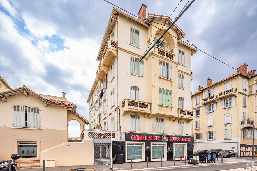 Local commercial dans Marseille à louer - Photo principale – Image 1 sur 4