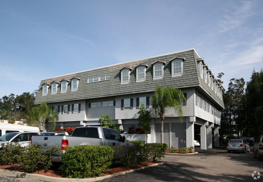 3909 E Bay Dr, Holmes Beach, FL à louer - Photo principale – Image 1 sur 21