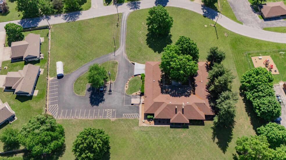 807 N Briarwood Dr, Bolivar, MO à vendre - Aérien – Image 2 sur 47