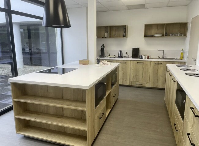 Plus de détails pour Bureau à louer