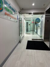 4119-4123 Union St, Flushing, NY à louer Photo intérieure– Image 2 sur 8