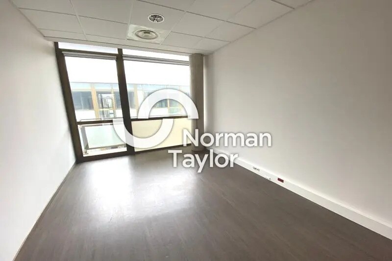 Bureau dans Mauguio à louer - Photo de l’immeuble – Image 3 sur 12