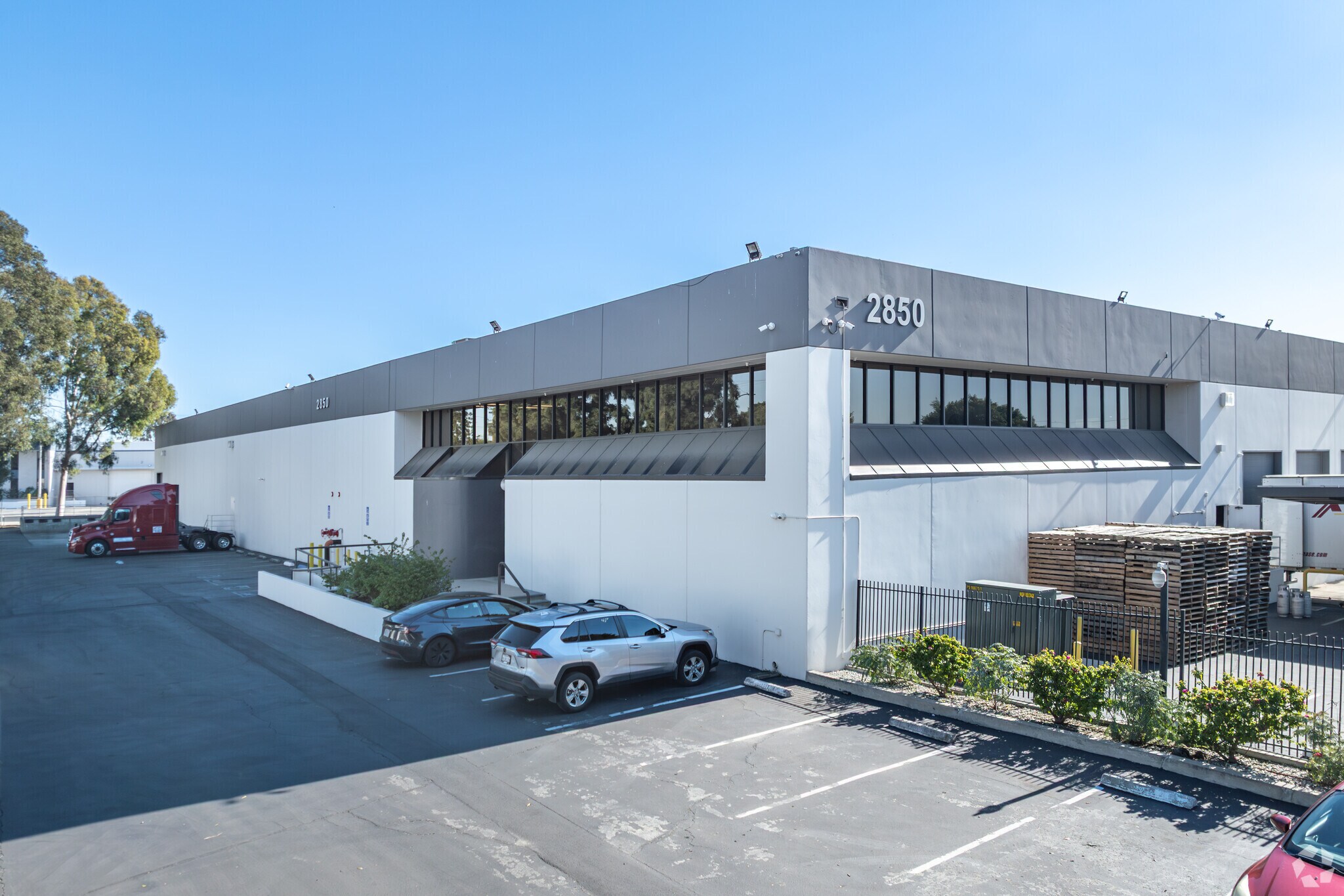 2850 E El Presidio St, Long Beach, CA à louer Photo principale– Image 1 sur 6