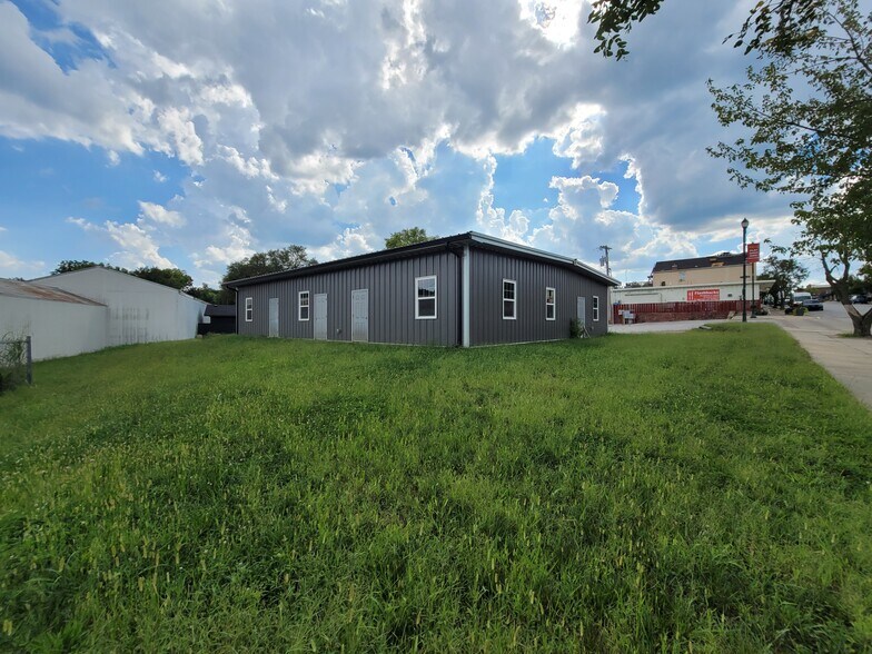 704 E 4th St, Tonganoxie, KS à vendre - Photo de l’immeuble – Image 2 sur 4