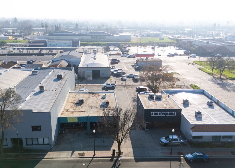 950-952 W Main St, Merced, CA à vendre - Photo de l’immeuble – Image 3 sur 7