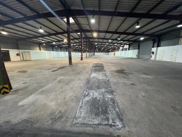 Industriel/Logistique dans Le Muy à louer - Photo de l’immeuble – Image 2 sur 6