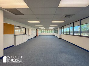 4401 N Interstate 35, Denton, TX à louer Photo de l’immeuble– Image 1 sur 4