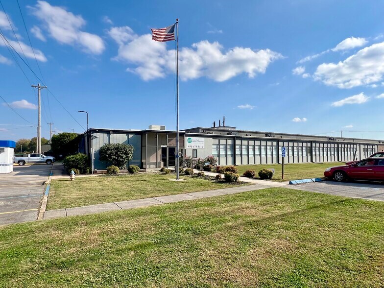 204 Red Rd, McMinnville, TN à louer - Photo de l’immeuble – Image 3 sur 13