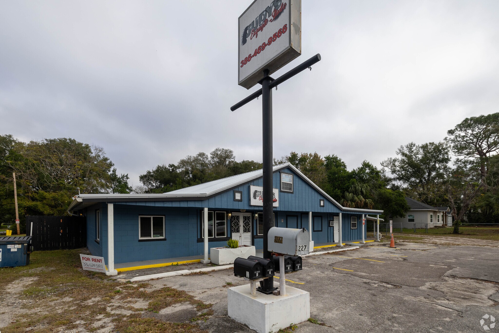 227 W Beresford Ave, Deland, FL à louer Photo principale– Image 1 sur 5