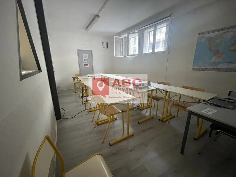 Bureau dans Montpellier à louer - Photo de l’immeuble – Image 3 sur 7