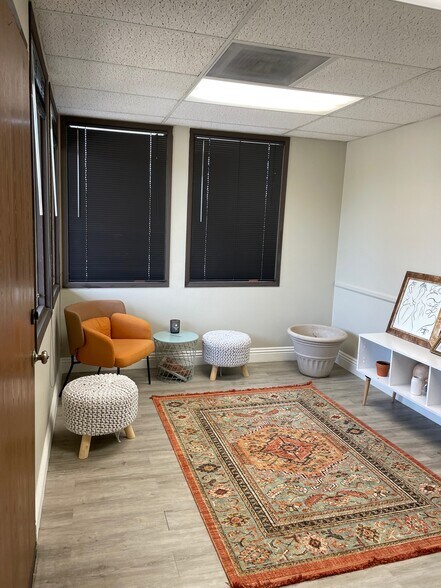 747 S Brea Blvd, Brea, CA à louer - Photo de l’immeuble – Image 3 sur 7