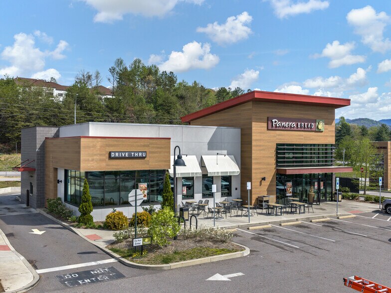 Peaks Center Lane portefeuille de 2 biens à vendre sur LoopNet.fr - Photo de l’immeuble – Image 3 sur 19