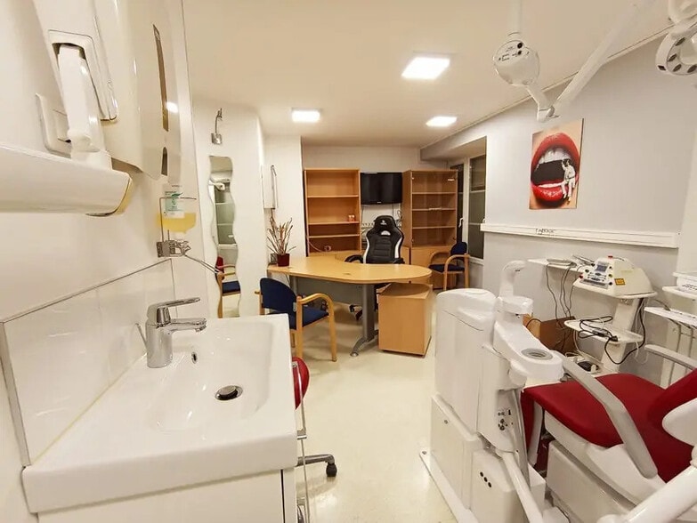 Bureau dans Le Plessis-Pâté à vendre - Photo de l’immeuble – Image 3 sur 6