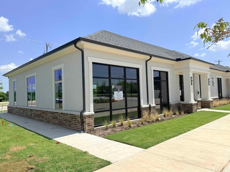 3801 N Central Expy, McKinney, TX à louer - Photo de l’immeuble – Image 2 sur 5