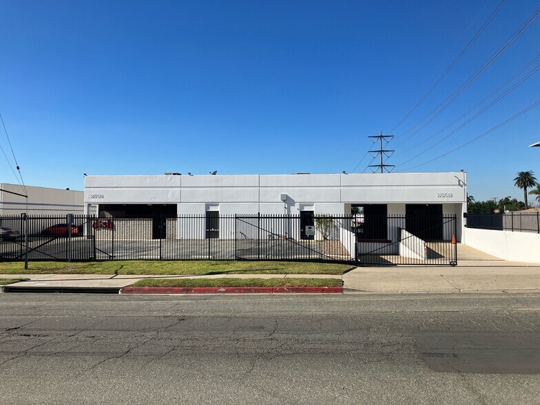 2602 Halladay St, Santa Ana, CA à vendre - Photo principale – Image 1 sur 18