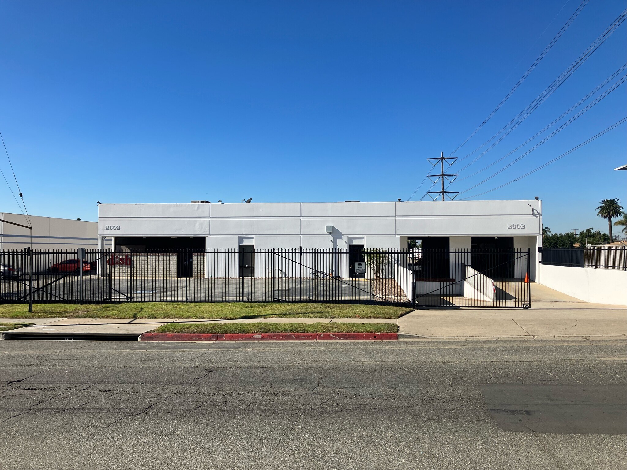 2602 Halladay St, Santa Ana, CA à vendre Photo principale– Image 1 sur 19