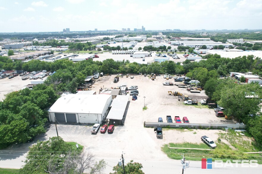 10709 Goodnight Ln, Dallas, TX à louer - Photo de l’immeuble – Image 1 sur 5