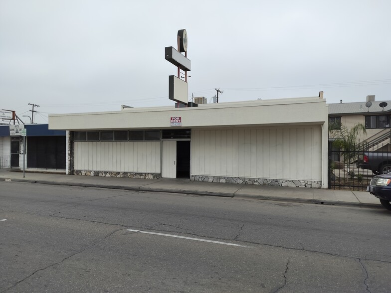 2818 E Belmont Ave, Fresno, CA à louer - Photo de l’immeuble – Image 1 sur 7
