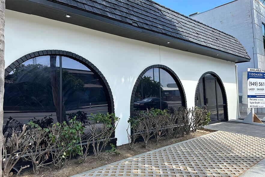 1958 Placentia Ave, Costa Mesa, CA à louer - Photo de l’immeuble – Image 1 sur 4