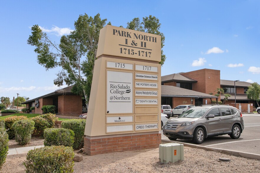 1717 W Northern Ave, Phoenix, AZ à louer - Photo de l’immeuble – Image 3 sur 11