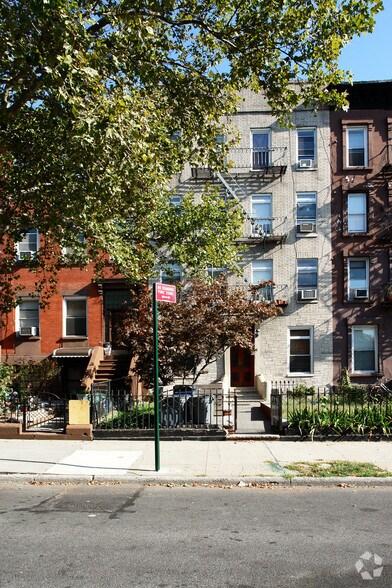 121 3rd Pl, Brooklyn, NY à vendre - Photo de l’immeuble – Image 2 sur 2