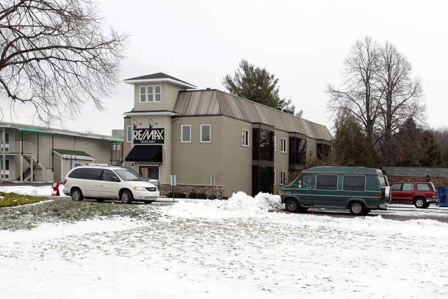1014 Beacon Blvd, Grand Haven, MI à vendre - Photo de l’immeuble – Image 3 sur 20