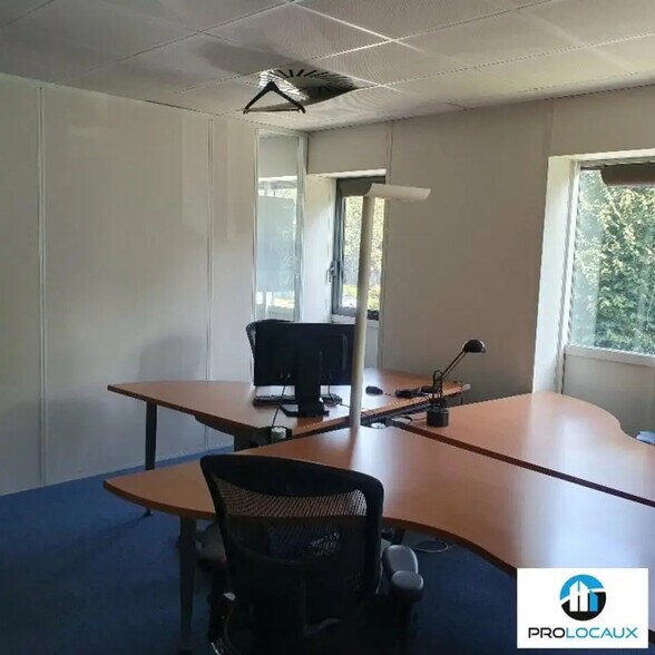 Bureau dans Eybens à vendre - Photo de l’immeuble – Image 3 sur 12