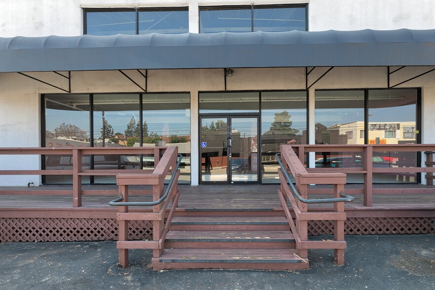 2221-2251 S Sepulveda Blvd, Los Angeles, CA à vendre - Photo de l’immeuble – Image 3 sur 19