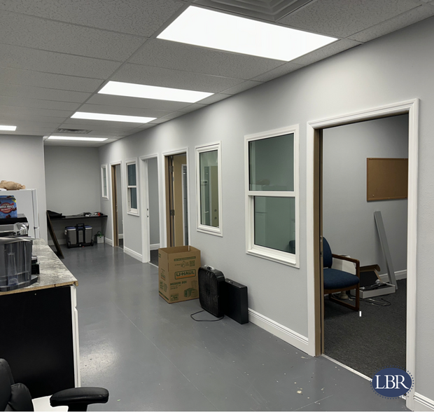 2490 S Harbor City Blvd, Melbourne, FL à vendre - Photo intérieure – Image 3 sur 12