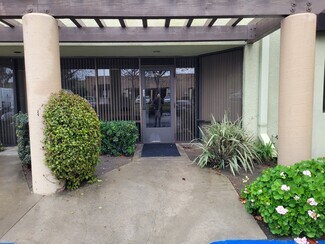 Plus de détails pour 15540 Rockfield Blvd, Irvine, CA - Local d'activités à louer