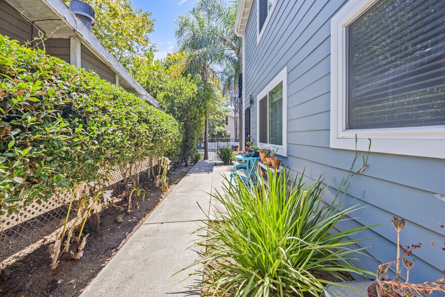 1034 Pleasantview Ave, Venice, CA à vendre - Photo de l’immeuble – Image 3 sur 9