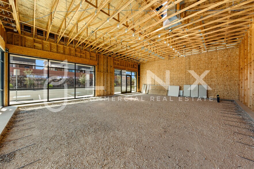 967 Country Ln, Santa Clara, UT à louer - Photo de l’immeuble – Image 2 sur 5