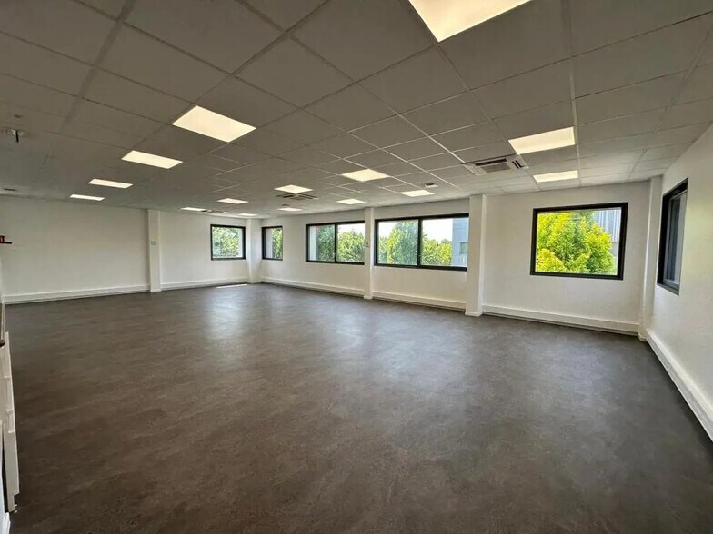 157 Avenue Charles Floquet, Le Blanc-Mesnil à louer - Photo de l’immeuble – Image 2 sur 8