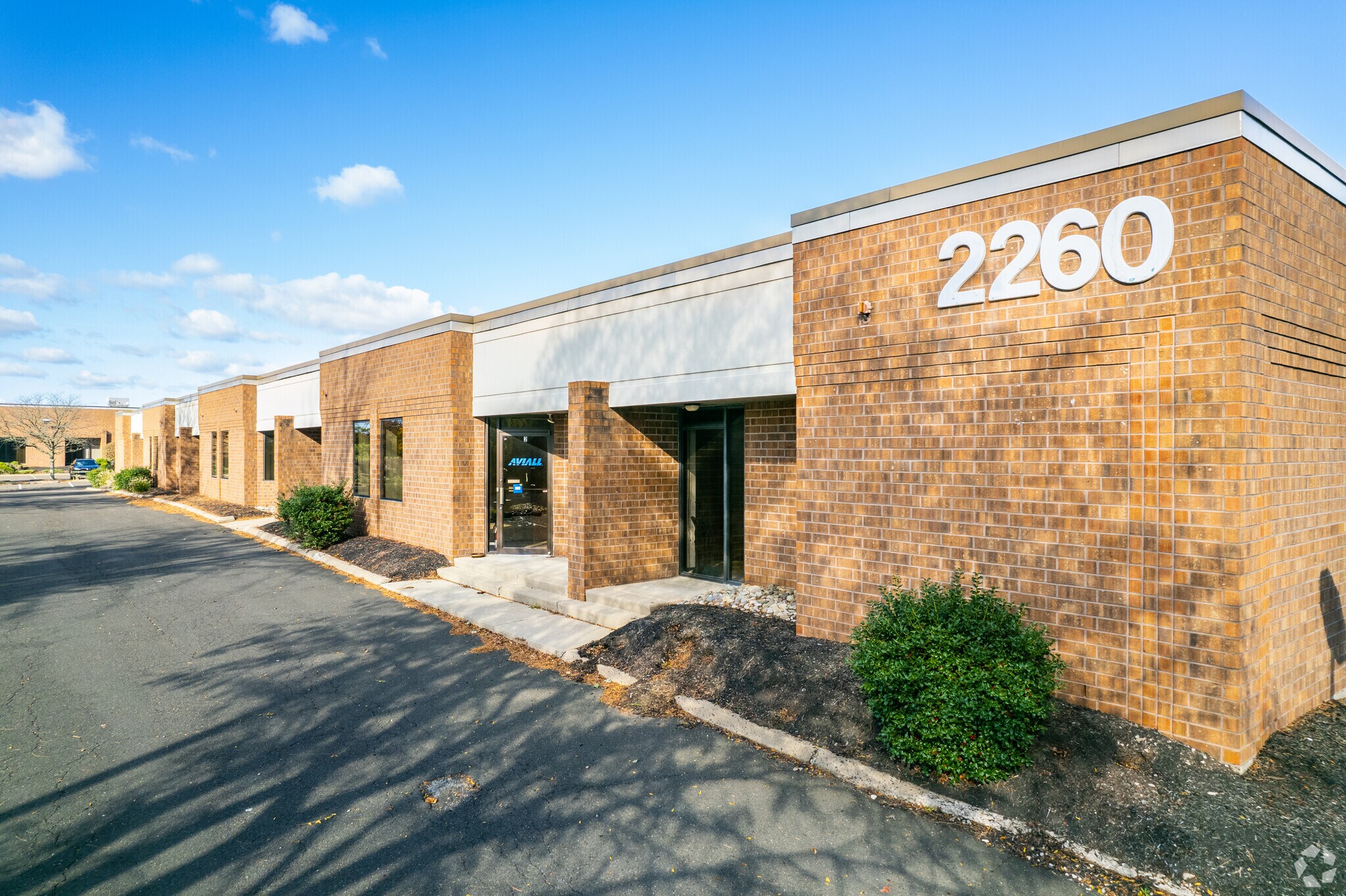 2260 Cabot Blvd W, Langhorne, PA à louer Photo de l’immeuble– Image 1 sur 17
