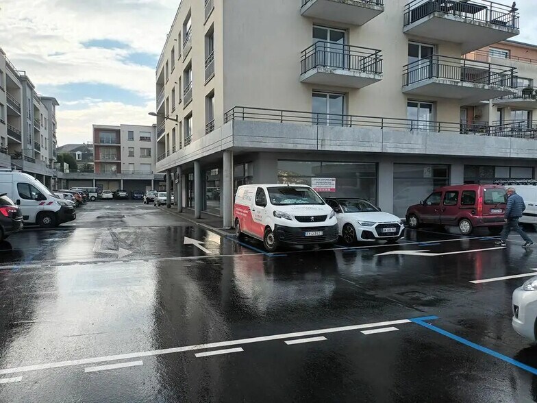 Local commercial dans Fécamp à louer - Photo de l’immeuble – Image 3 sur 4