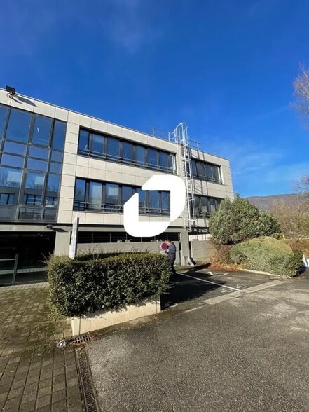 Bureau dans Meylan à louer - Photo de l’immeuble – Image 1 sur 10