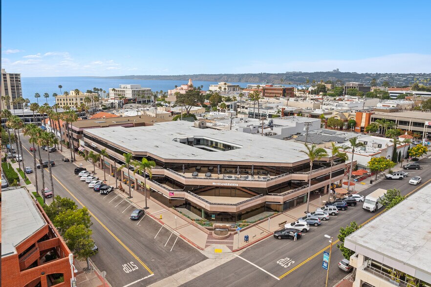 7825 Fay Ave, La Jolla, CA à vendre - Photo de l’immeuble – Image 2 sur 13