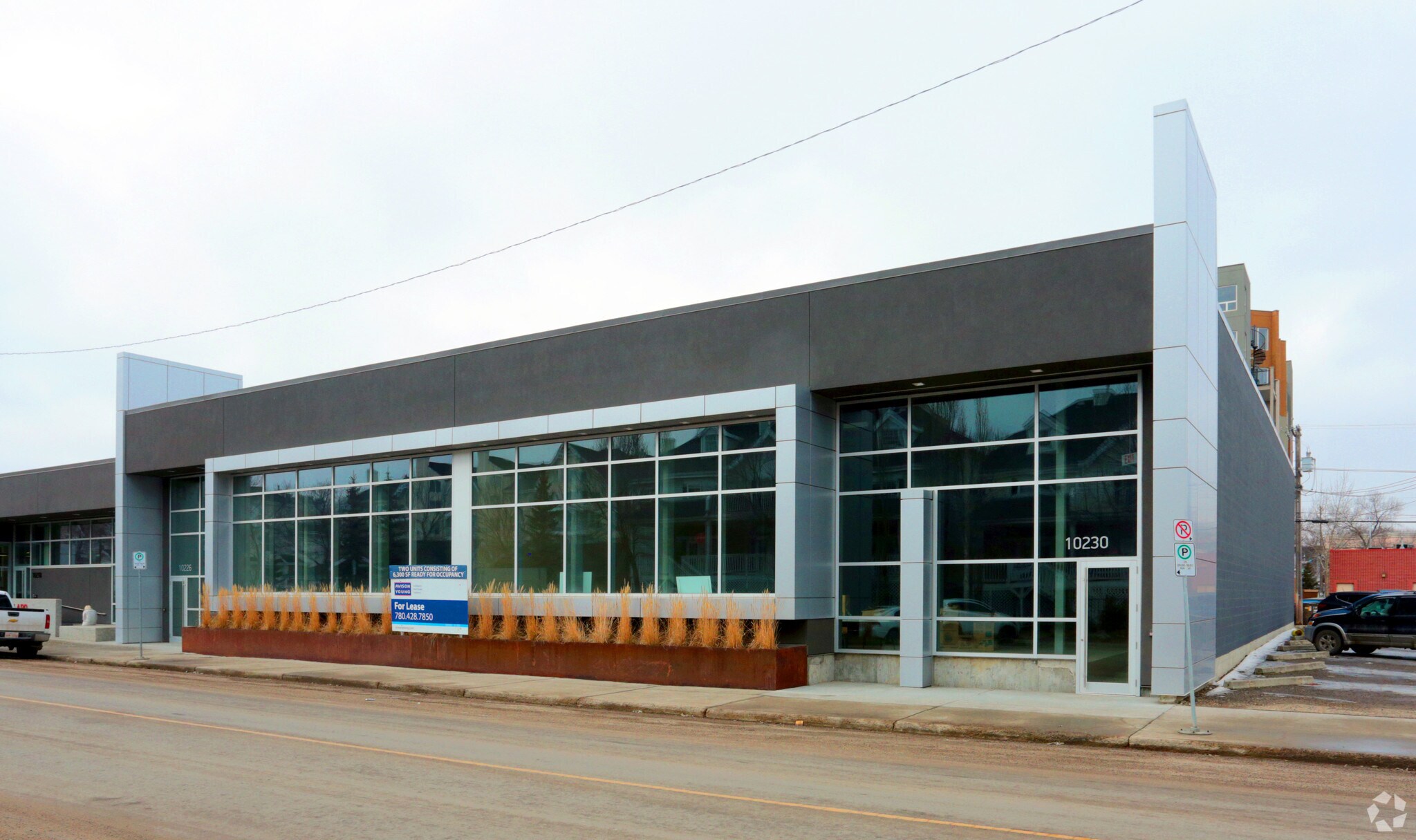 10218 111 St NW, Edmonton, AB à vendre Photo de l’immeuble– Image 1 sur 1