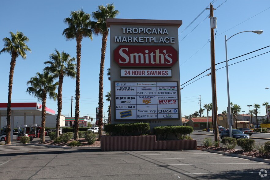 6120-6180 W Tropicana Ave, Las Vegas, NV à louer - Photo de l’immeuble – Image 3 sur 7