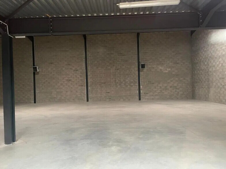 Industriel/Logistique dans Marolles-en-Hurepoix à vendre - Photo de l’immeuble – Image 3 sur 5