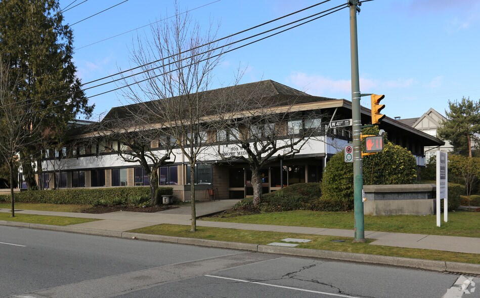 809 W 41st Ave, Vancouver, BC à louer - Photo de l’immeuble – Image 3 sur 5