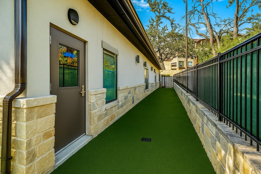 27511 Interstate 10, Boerne, TX à louer - Photo de l’immeuble – Image 2 sur 12